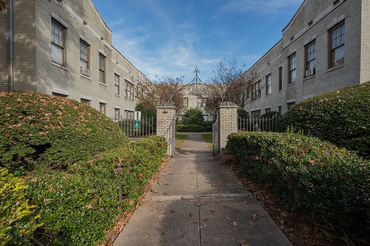 Building Photo - Carlisle Terrace