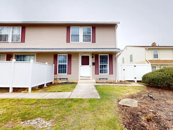 20408 Williamsburg Ct #206C, Middleburg Heights, OH 44130