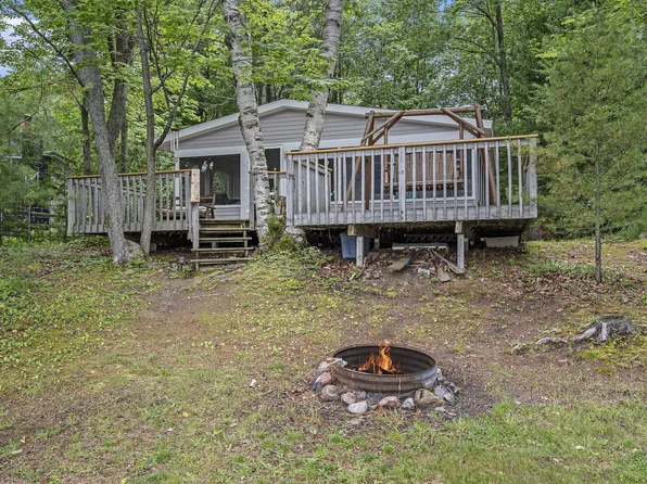 1754 W Slater Rd, Indian River, MI 49749