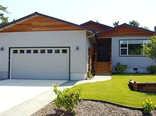 6927 Oakwood Ct, Brookings, OR