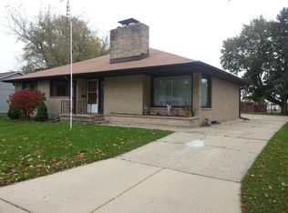 1122 E Wisconsin St, Delavan, WI 53115