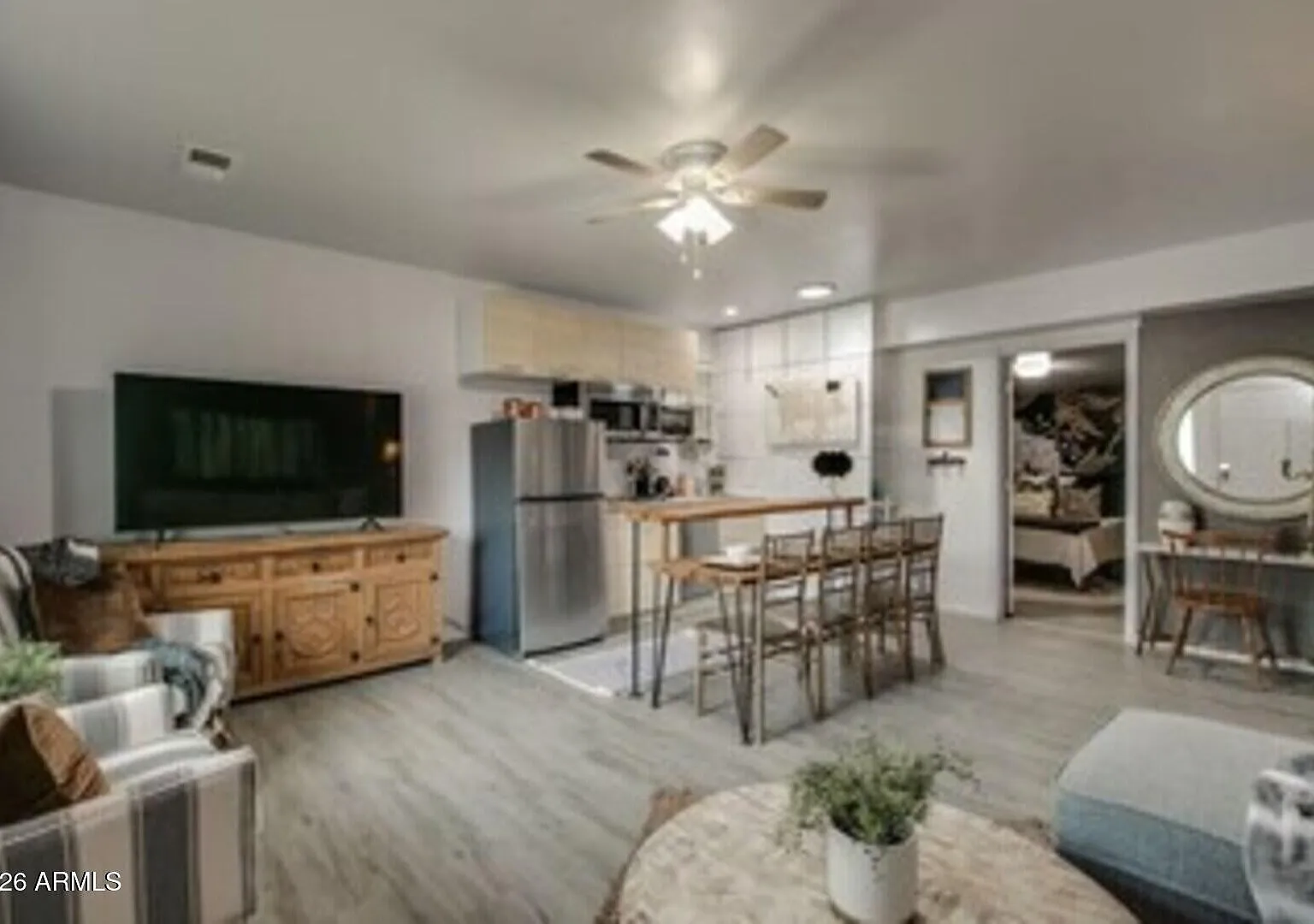 1 bed, 1.0 bath, 690 sqft, $1,900 — Photo 1