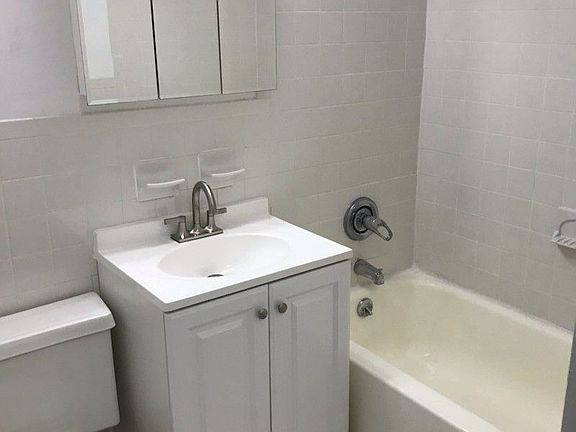 4th image of 85 E 10th St APT 2L