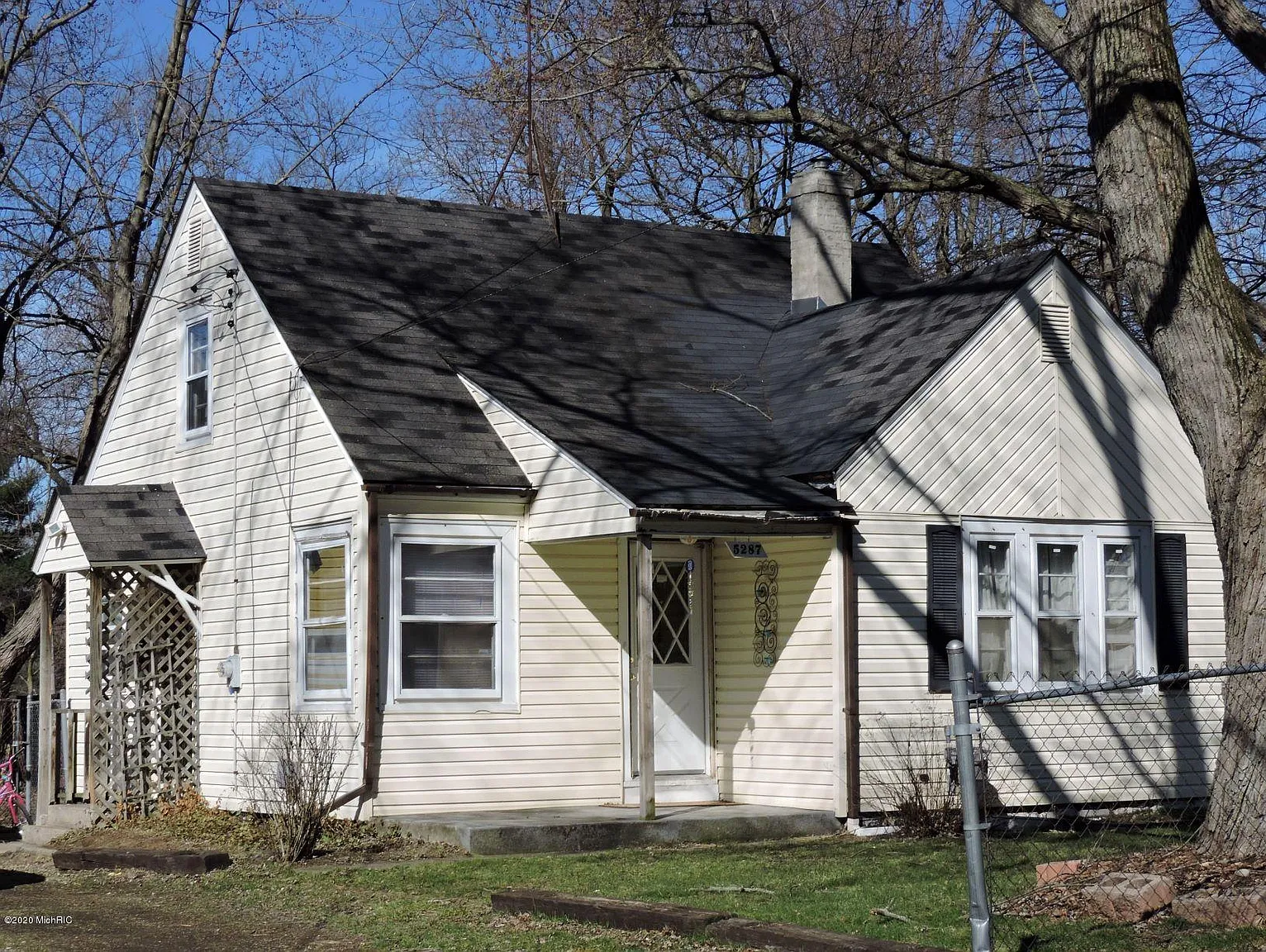 5287 Wayne Ave photo 1