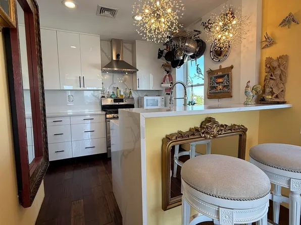 102 Ogden Avenue image 7 of 33