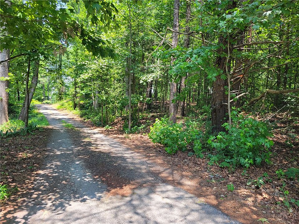 1st image of 306 Foxfire Rd