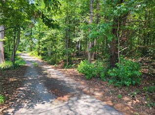 306 Foxfire Rd, Central, SC 29630