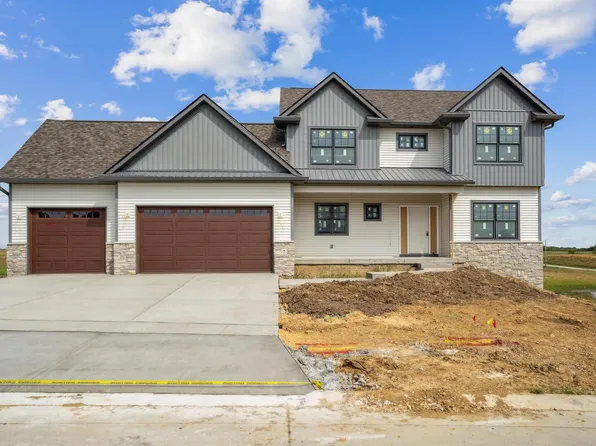 7 Viola Dr, Leclaire, IA 52753