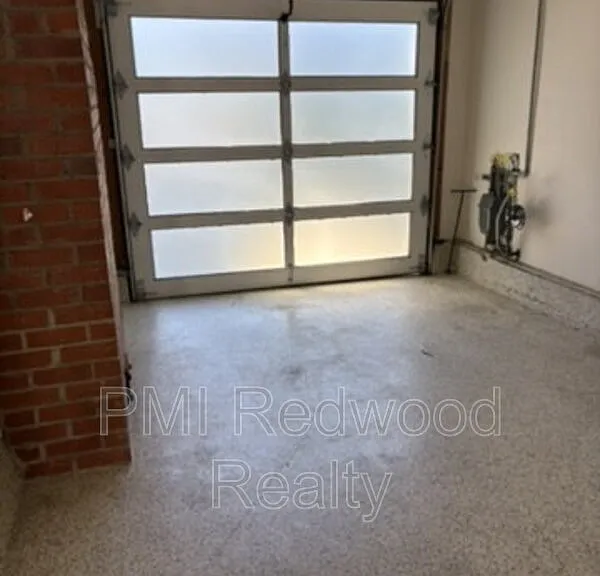 855 15th Ave — Photo 30
