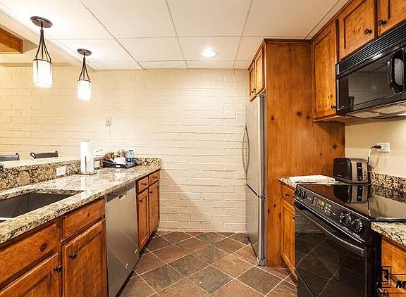4th image of 2200 Village Inn Ct #704