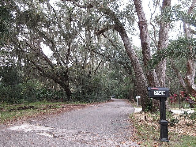 2nd image of 2595 Oleander St