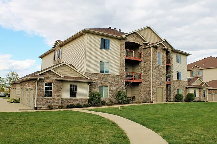 565 Pond View Dr #202 — Photo 24