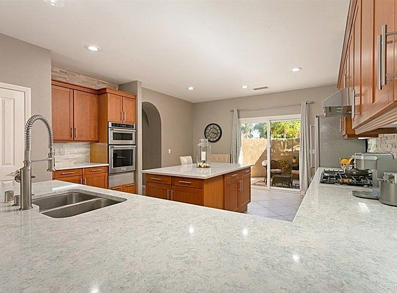 3rd image of 1315 Deerbrook Dr