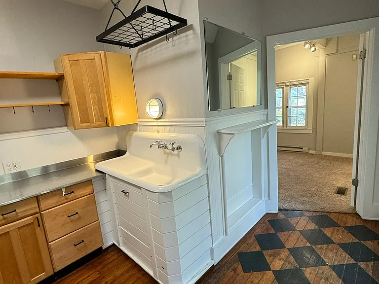 623 Cherry St SE — Photo 6