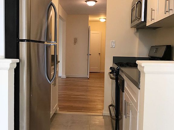 4th image of 8419 51st Ave APT 6P