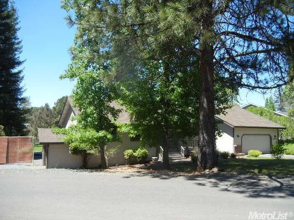 11028 Sycamore Ct, Auburn, CA 95602