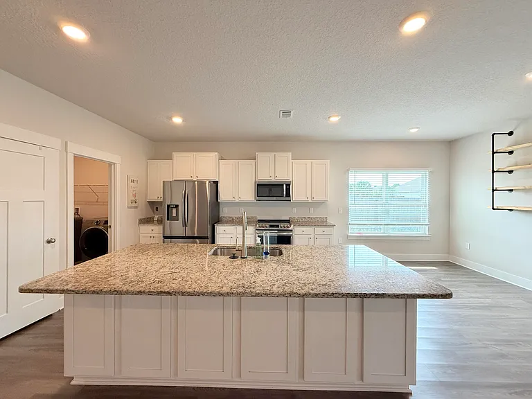 6255 Forest Bay Ave — Photo 9