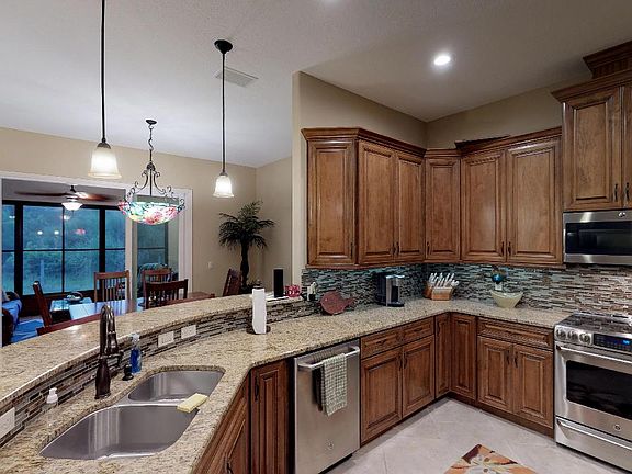 5th image of 273 Harmony Ln