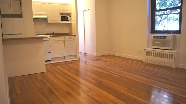 Rented by LEE & ASSOCIATES NYC RESIDENTIAL LLC | media 13