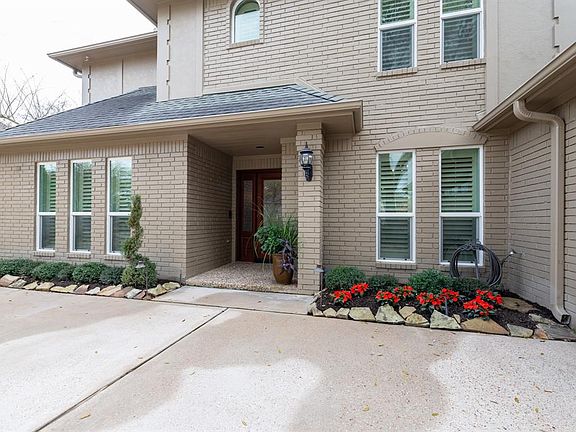 Front porch area