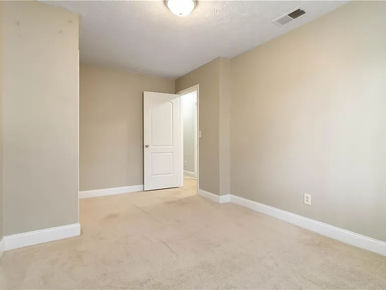 888 Chartley Dr SW — Photo 21