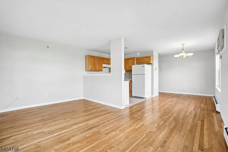 1 bed, 1.0 bath, 875 sqft, $1,850 — Photo 2