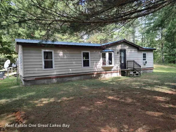 1720 Washington Rd, Omer, MI 48749