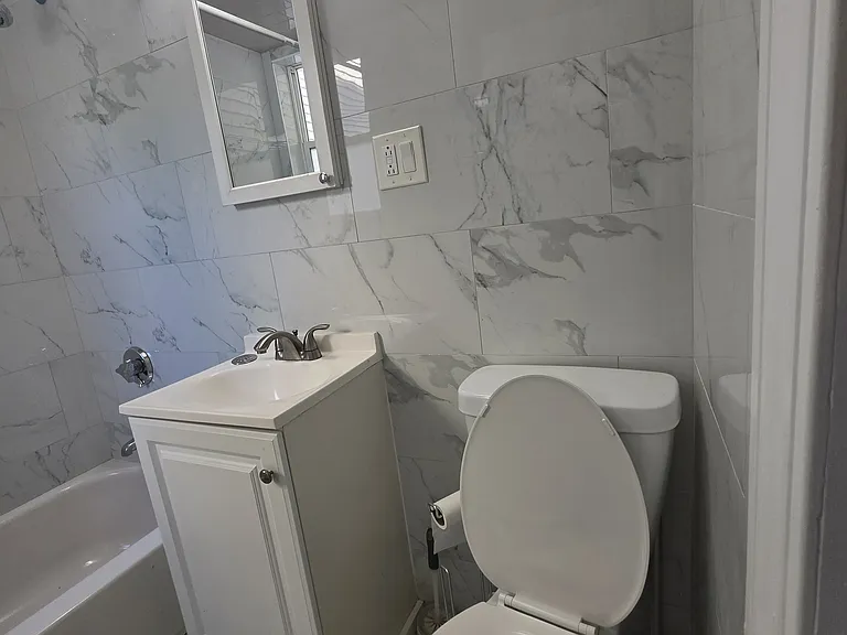193 Pearl St #1 — Photo 5