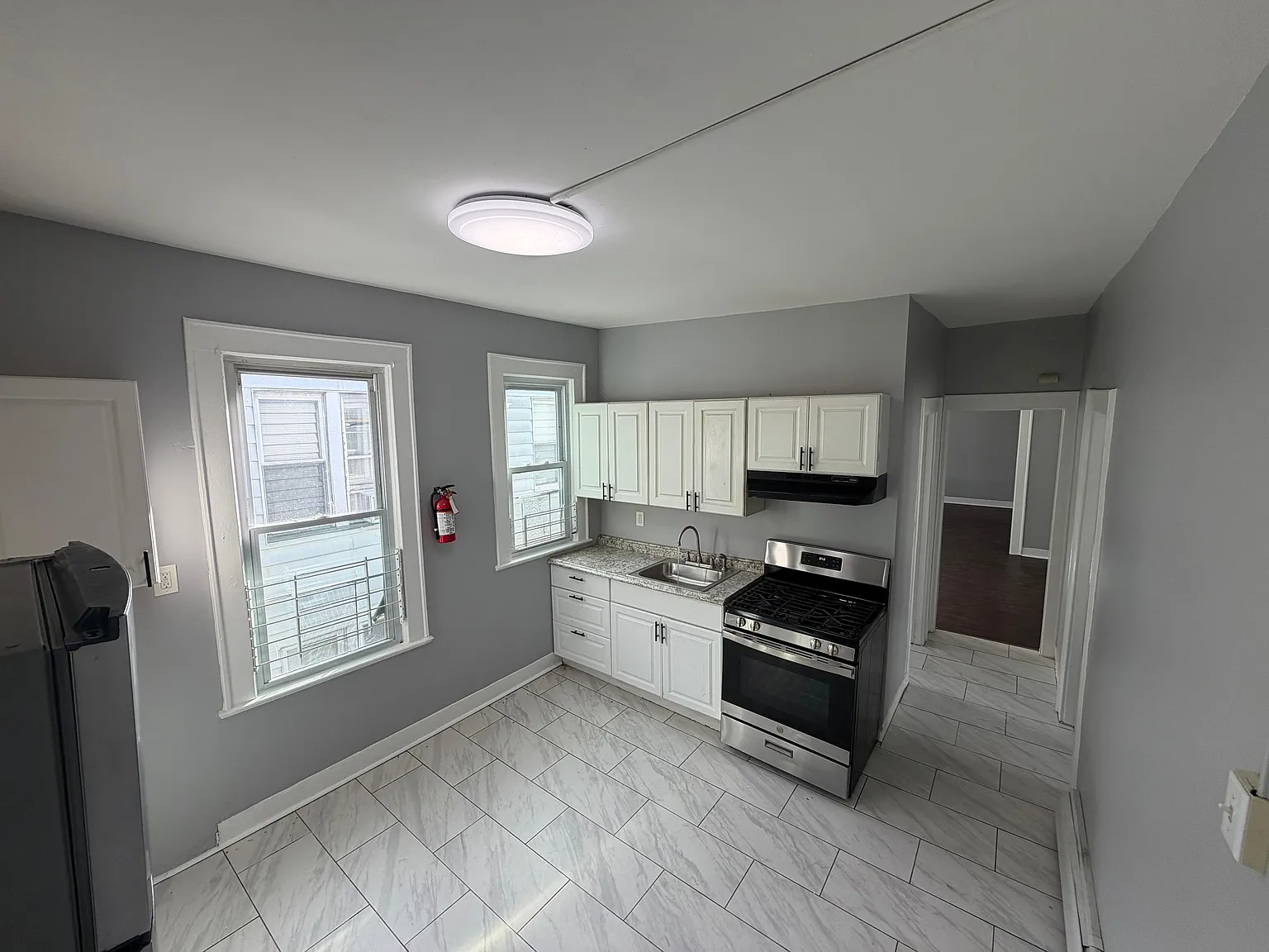 3 bed, 2400 sqft, $2,200 — Photo 1