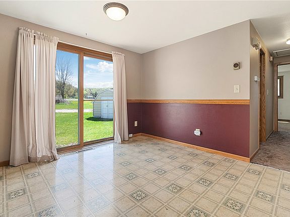 5th image of E2264 570th Avenue