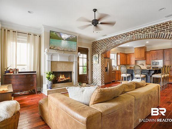 4th image of 652 Norman Ln