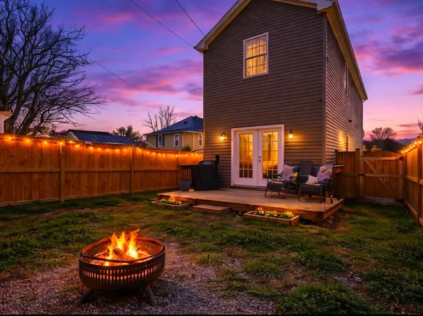 16 S Pleasant Valley Rd, Winchester, VA 22601