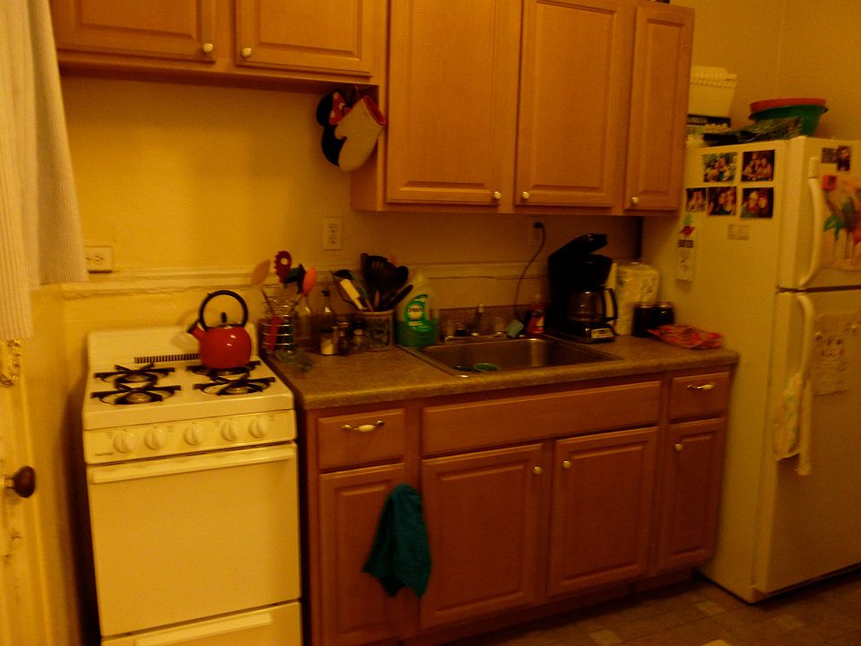 2nd image of 3004 1/2 Monument Ave