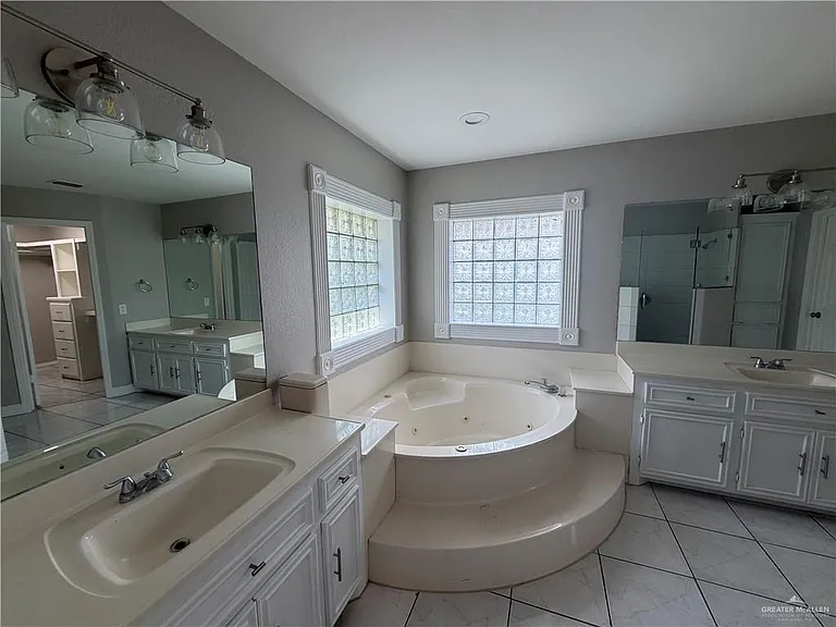 512 E Redbud Ave — Photo 9