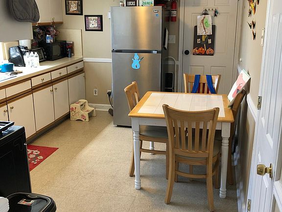 3rd image of 4-02 Bergen Ave Floor 2
