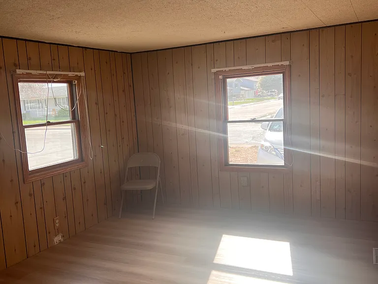 221 S Elder Ave — Photo 5