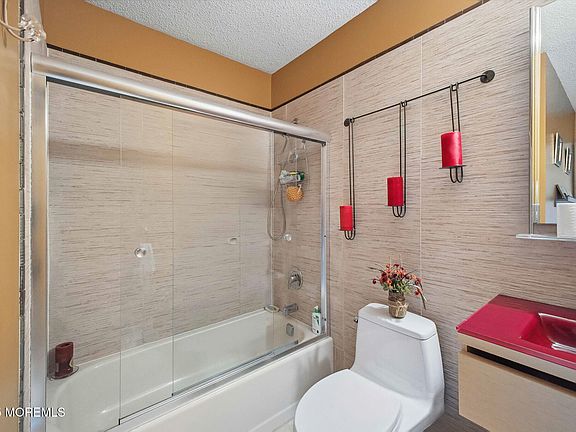 3rd image of 243 Wycoff Way W #243