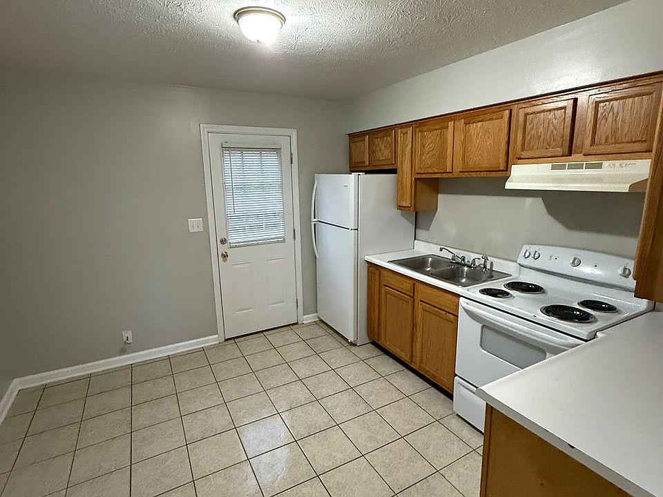 1st image of 107 Robbins Dr #12