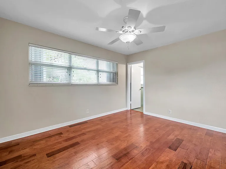 5637 Central Ave #1/2 — Photo 15