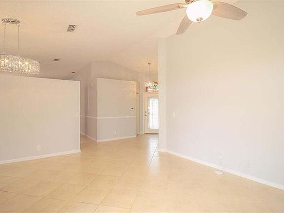 4th image of 2219 SW Shoal Creek Trce