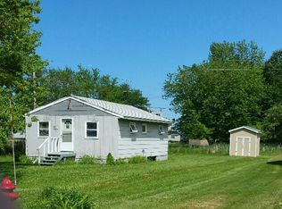 881 Yates Carlton Townline Rd, Lyndonville, NY 14098