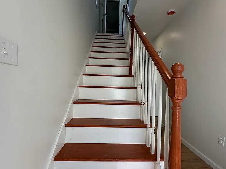 2nd floor stairs