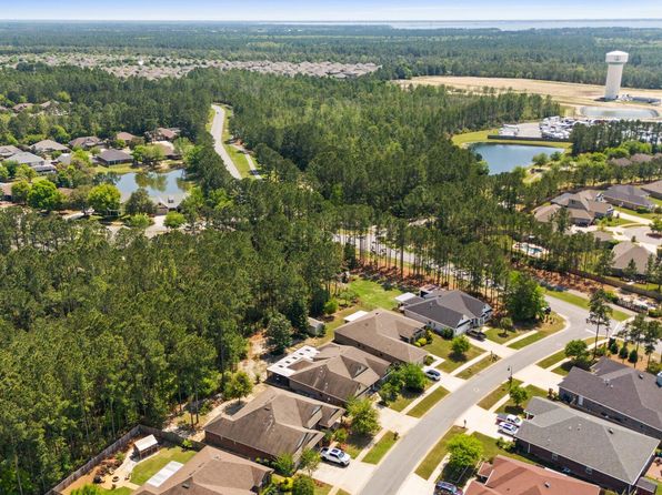 52 Brighton Cv, Freeport, FL 32439