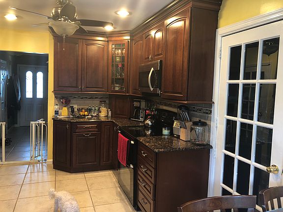 3rd image of 3801 Martin Ct