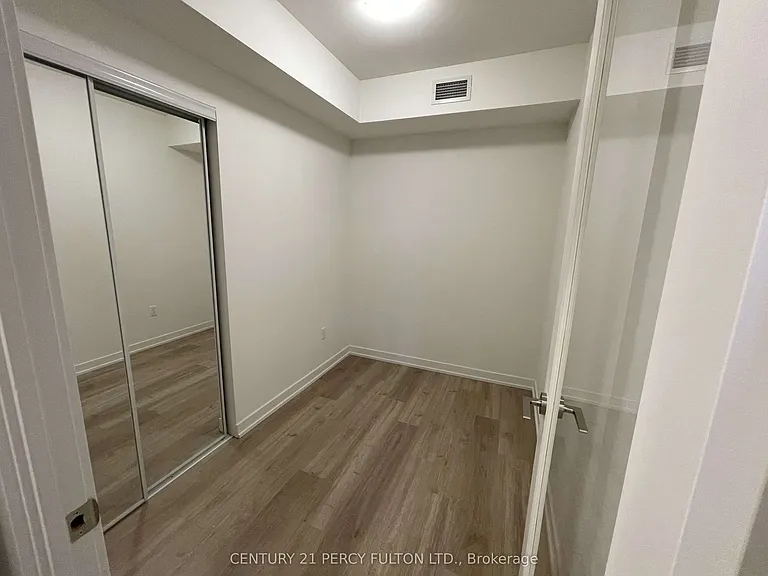 1 Yorkville Ave #2507 — Photo 8