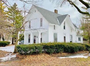 301 Gilbert St, Rossville, IL 60963