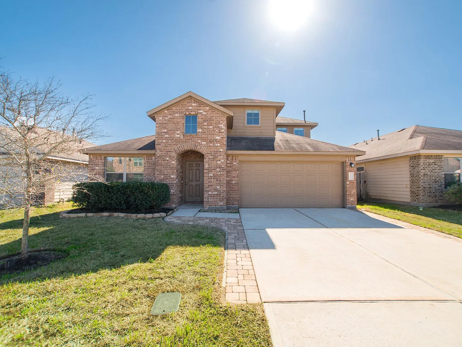 4 bed, 2.5 bath, 2216 sqft, $2,195 — Photo 2
