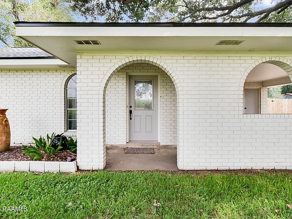 3rd image of 418 Almonaster Rd