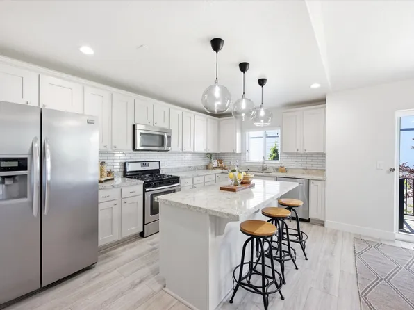 768 W Star Spangled Dr S, Riverton, UT 84065