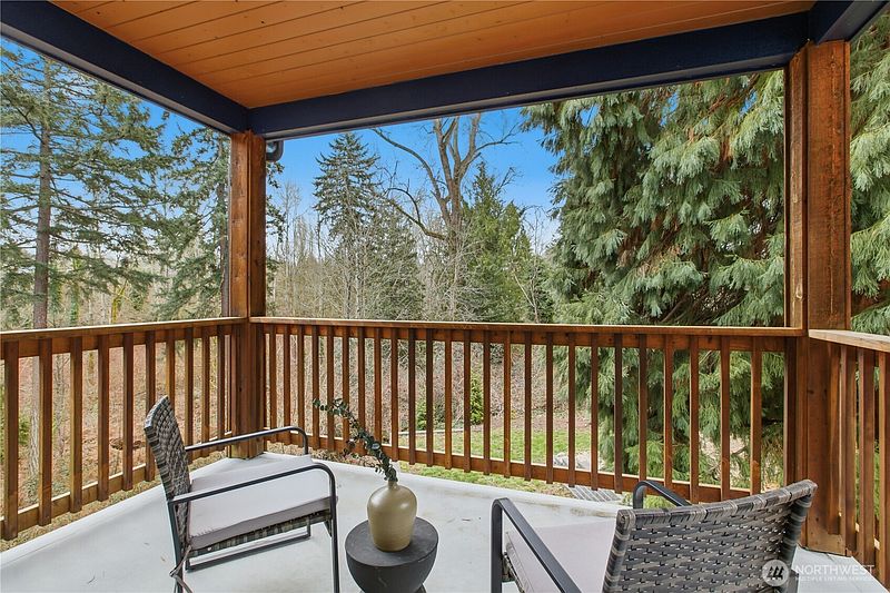 5th image of 5942 21st Avenue SW